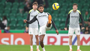 Os jogadores do Sporting durante o aquecimento