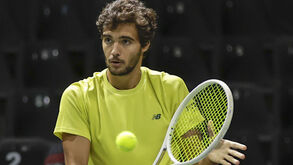 Francisco Cabral nas meias-finais de pares em Paris após vitória com Lucas Miedler