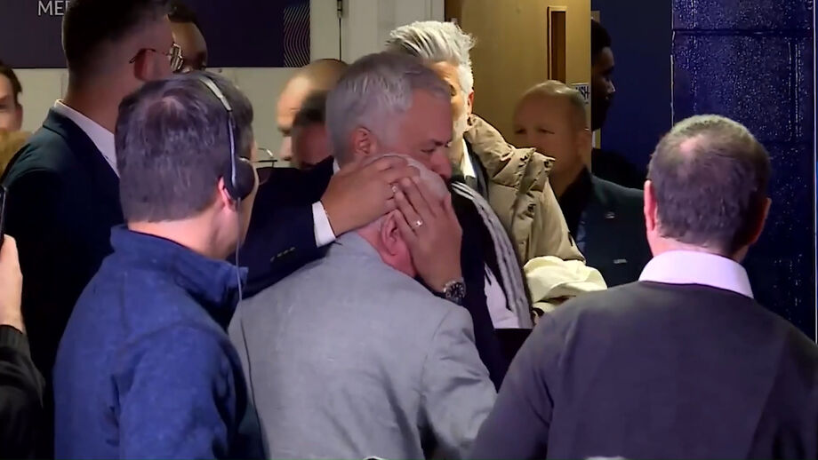 Mais um momento de grande ternura no regresso do técnico português a uma casa que o marcou muito