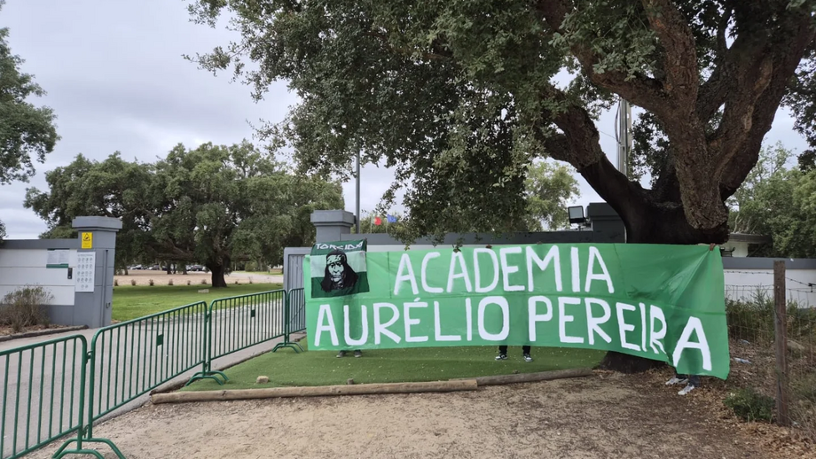 Torcida Verde homenageia Aurélio Pereira na Academia, no seu 78º aniversário