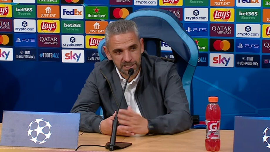 Treinador gostou da prestação do médio de apenas 18 anos