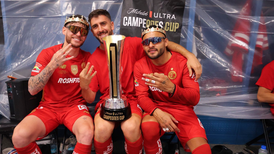 Paulinho conquista mais um troféu no Toluca
