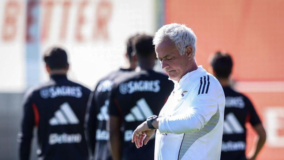 José Mourinho com dor de cabeça inesperada