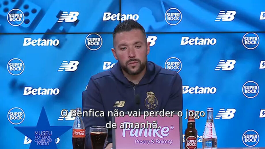 Treinador do FC Porto confrontado com declarações do técnico do Benfica