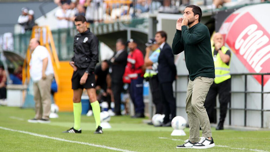 Treinador do Moreirense destaca a defesa e decisões no jogo.
