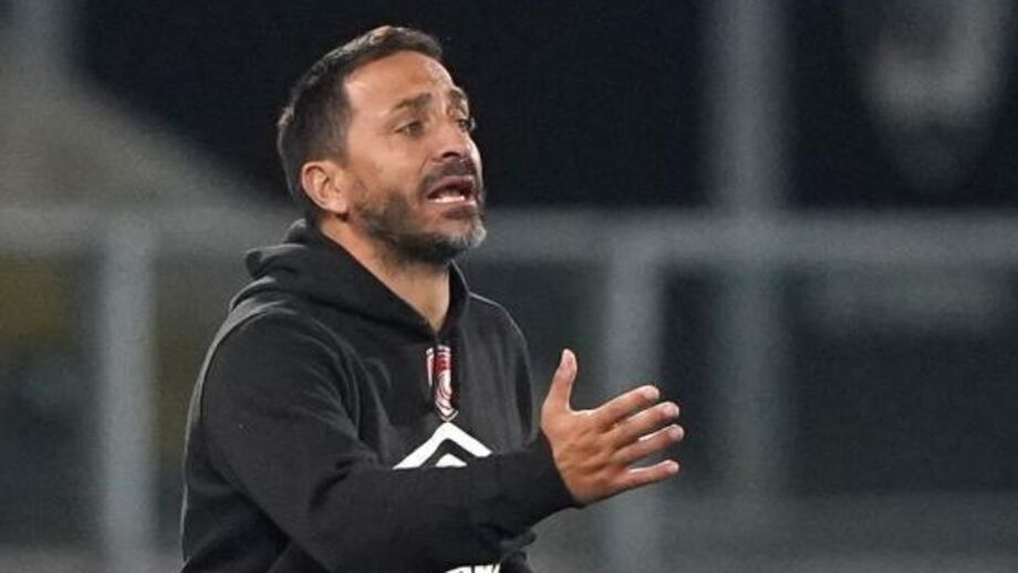 Vasco Matos, treinador do Santa Clara