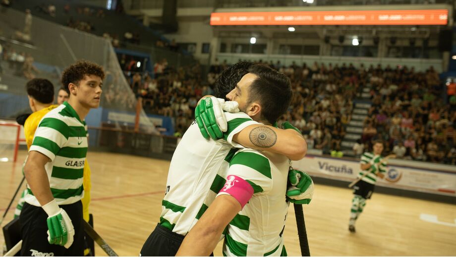 Sporting celebra em San Juan