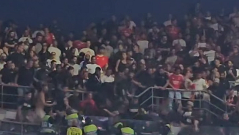 Tudo aconteceu ainda antes do intervalo no clássico com o FC Porto