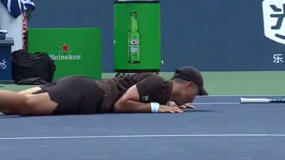 O número um nacional e 51.º do mundo afastou o chinês Juncheng Shang (237.º) em três sets na 3.ª ronda do Masters 1000 de Xangai