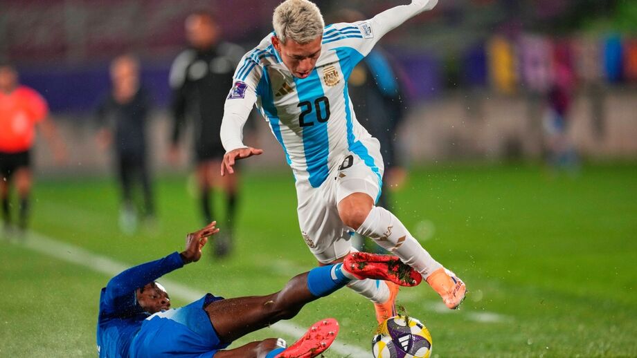 Prestianni joga pela Argentina na competição sub-20