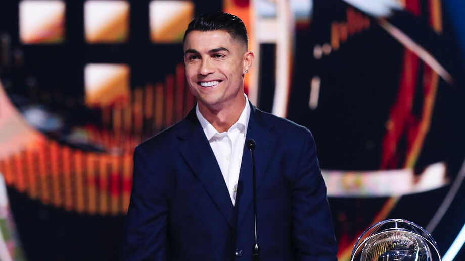 Cristiano Ronaldo recebe prémio e reforça paixão pela Seleção Nacional