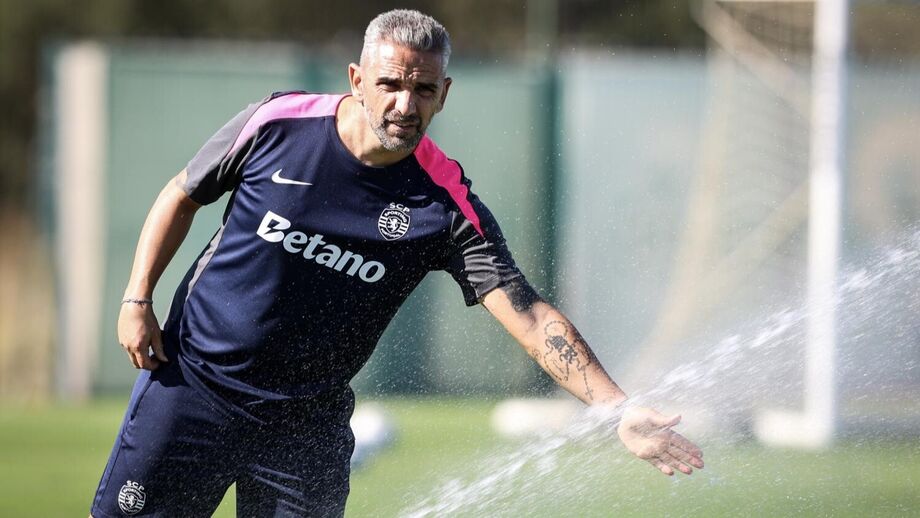 Rui Borges orienta treino do Sporting CP na Academia