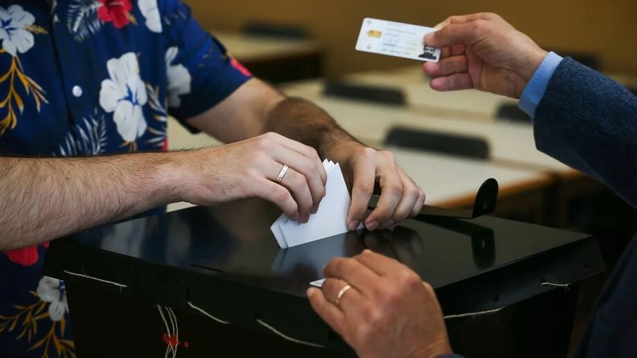 Mesas de voto estão abertas entre as 8 e as 19H