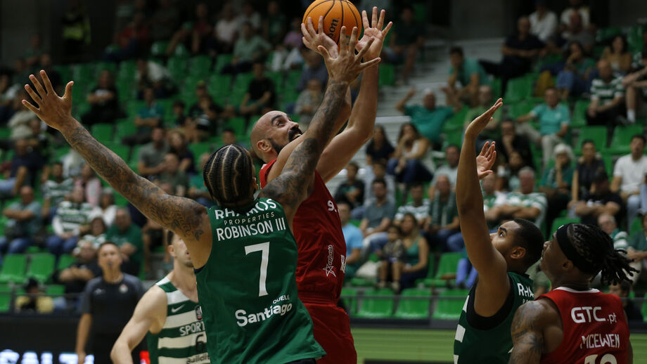 Benfica vence Sporting por 103-66 na Liga Betclic