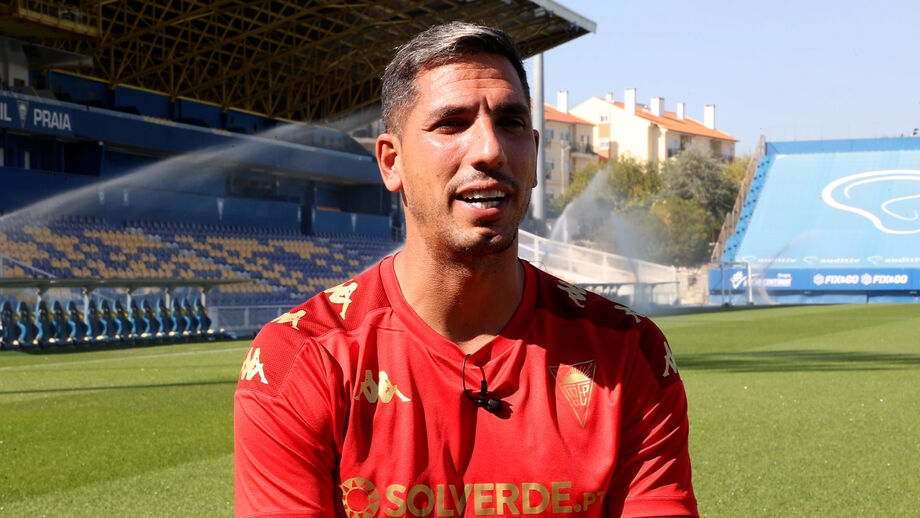 Guarda-redes do Estoril foi colega do n.º 1 do Sporting no Betis e ficou rendido ao sueco que foi leão