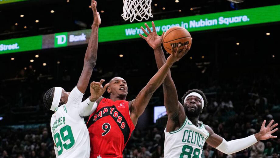 Neemias Queta em ação frente aos Raptors
