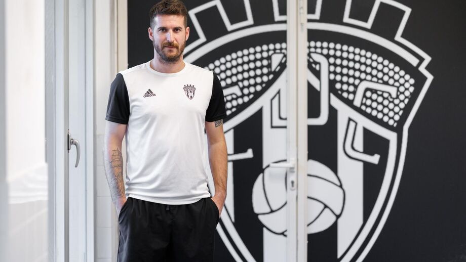 Rafael Seixas está a dar os primeiros passos nos bancos de suplentes e falou com Record antes do jogo com o FC Porto