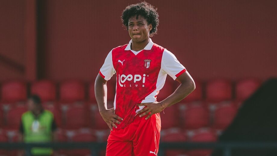 Luis Suazo joga nos sub-19 do Sp. Braga