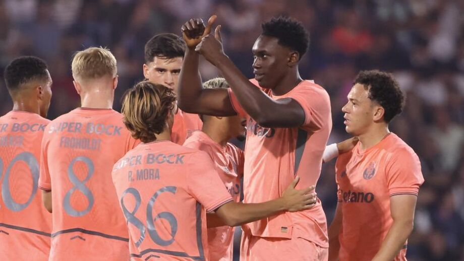 Jogadores do FC Porto festejam com Samu