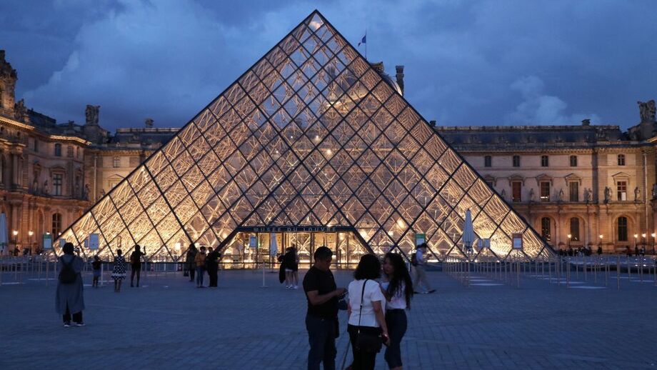 Museu do Louvre