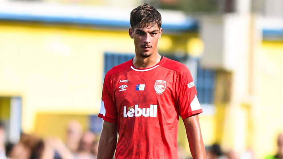 Tiago Duarte estreou-se pelo Santa Clara 
