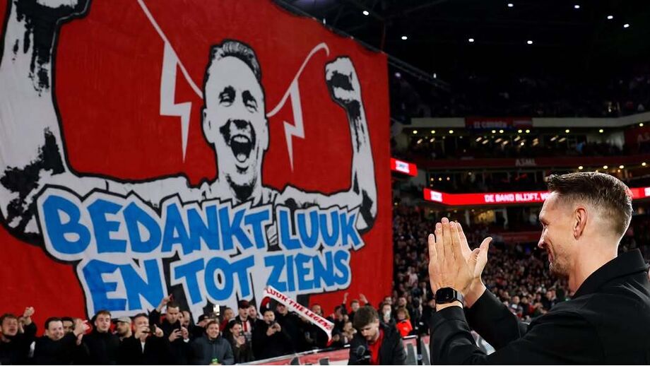Luuk de Jong homenageado no PSV Eindhoven