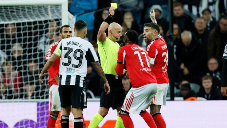 Marciniak esteve no Newcastle-Benfica