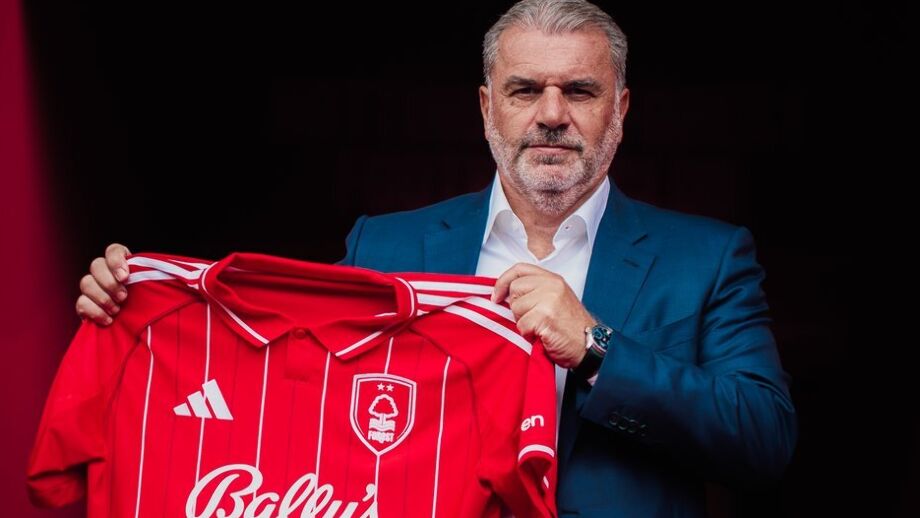 Ange Postecoglou no dia 11 de setembro, data da apresentação no Nottingham Forest