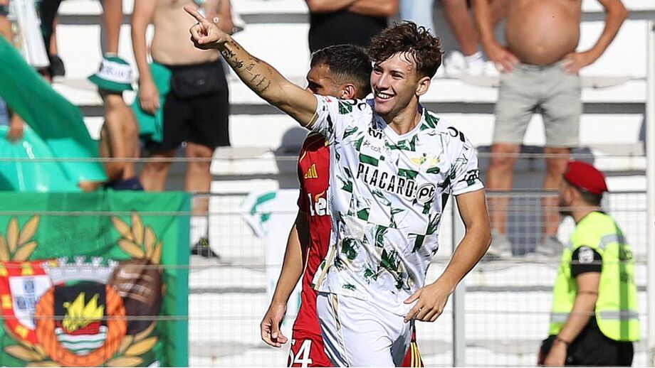 Diogo Travassos deve manter-se como extremo-esquerdo