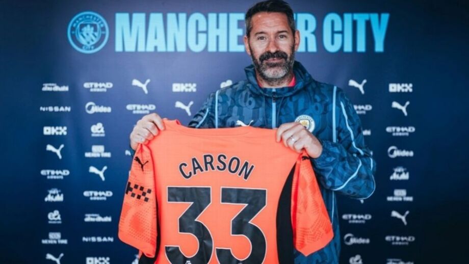 Scott Carson pendura as luvas após deixar o Manchester City