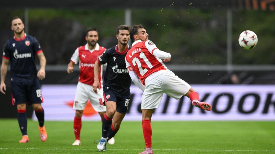 Ricardo Horta, capitão do Sp. Braga, frente ao Estrela Vermelha na Liga Europa