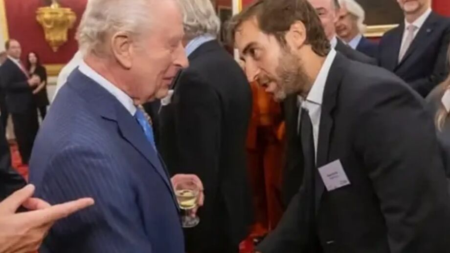 Mathieu Flamini encontra-se com o Rei Carlos III no Palácio de Buckingham