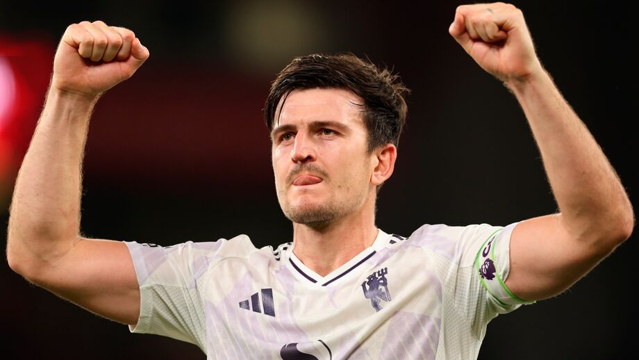 Maguire, jogador do Manchester United, comemora apoio