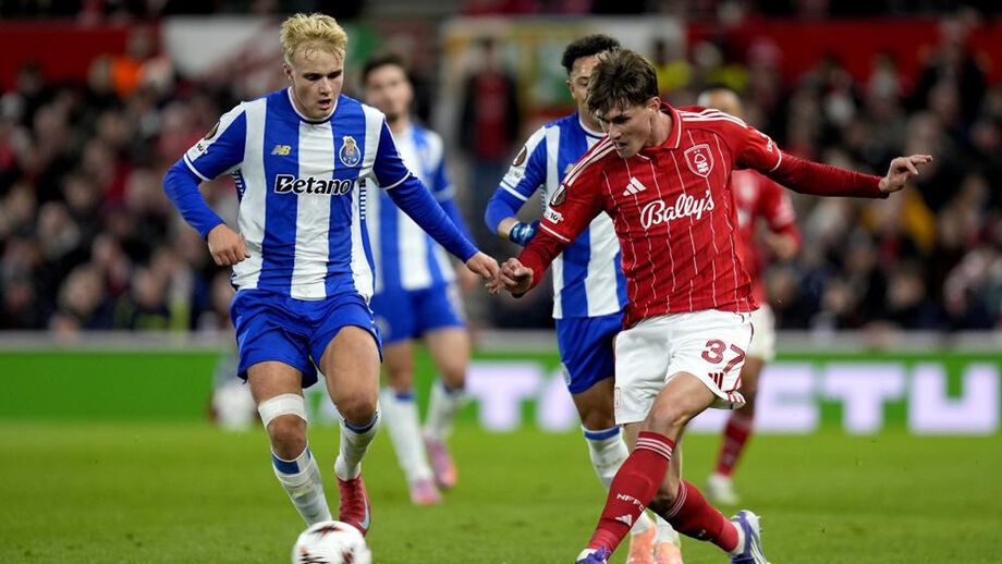 Froholdt em ação durante o jogo com o Nottingham Forest