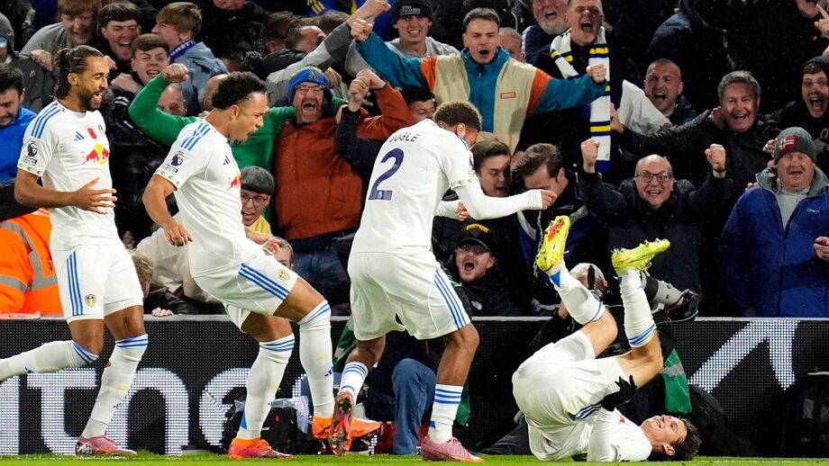 Jogadores do Leeds a festejar