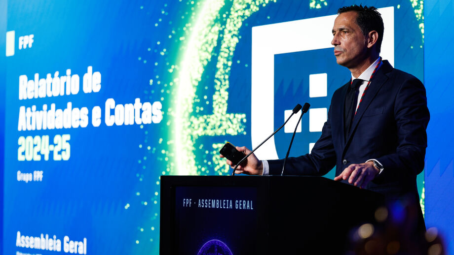 Pedro Proença, presidente da FPF, na AG deste sábado
