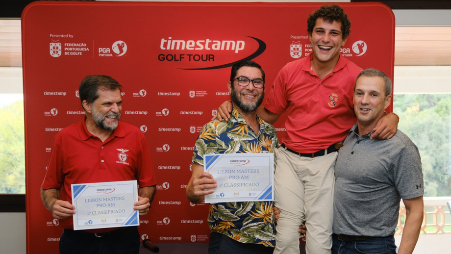 A equipa campeã do Pro-Am, liderada pelo profissional Ricardo Garcia (ao colo)