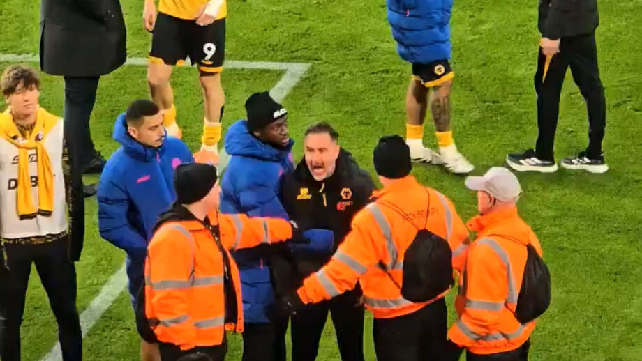 O sucedido deu-se no final da derrota (2-3) do Wolverhampton frente ao Burnley