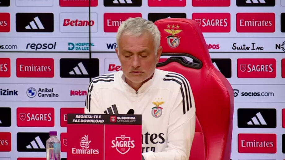 Treinador do Benfica explicou ainda por que razão chega rouco a algumas conferências de imprensa