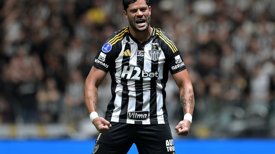 Hulk celebra vitória do Atlético Mineiro na Taça Sul-Americana
