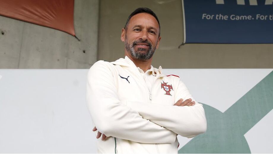 Bino Maçães com os pés assentes na terra à porta do Mundial