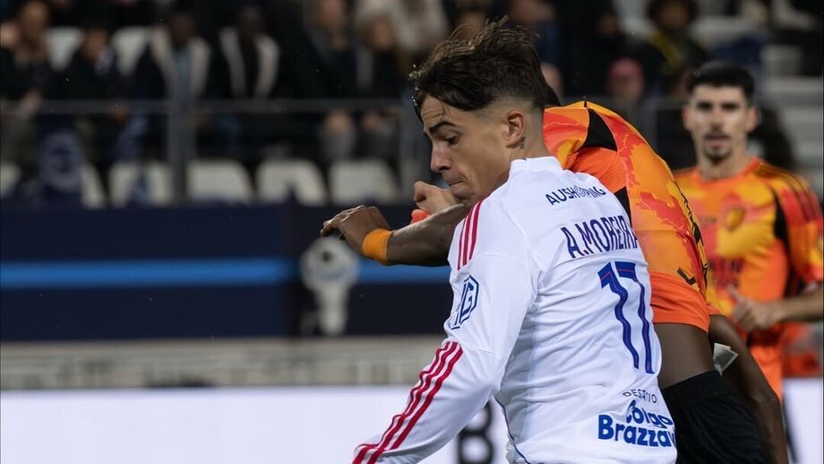 Afonso Moreira foi titular pelo Lyon
