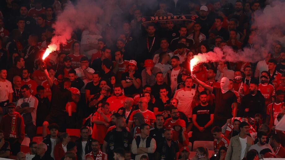 No Name Boys durante o Benfica-Arouca