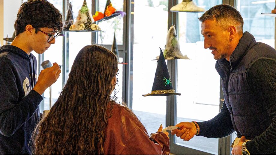 Pedro Moreira numa escola de Arouca