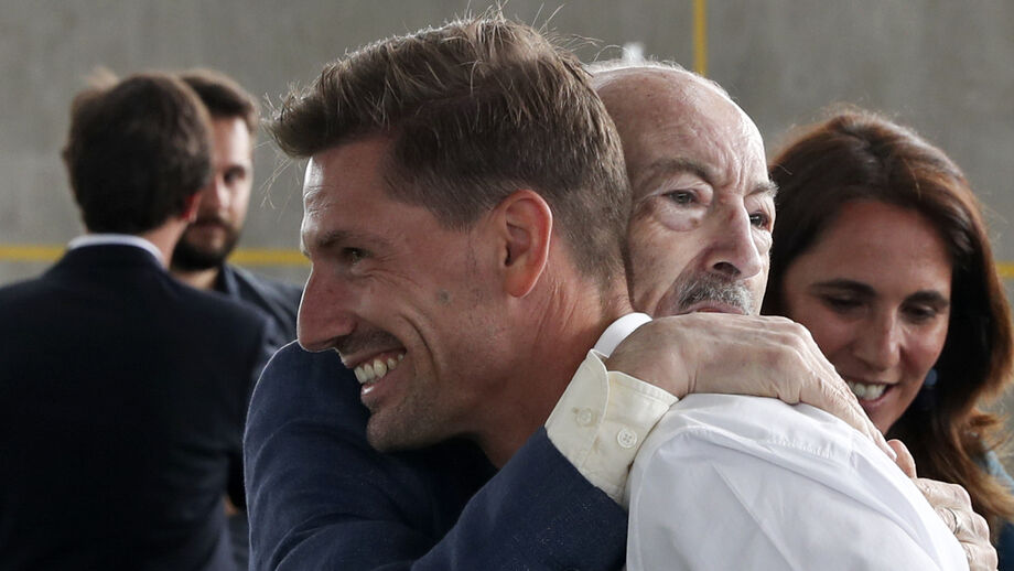 Adrien Silva recorda amizade com Aurélio Pereira