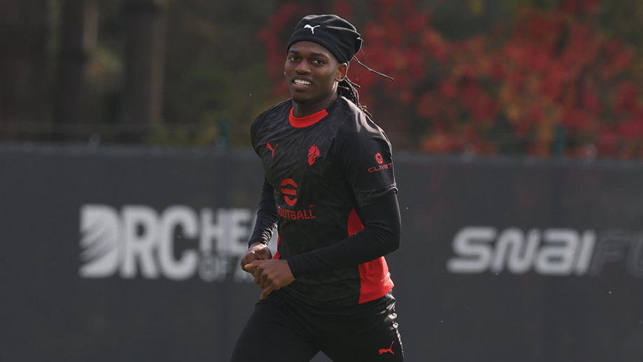 Rafael Leão durante um treino no AC Milan