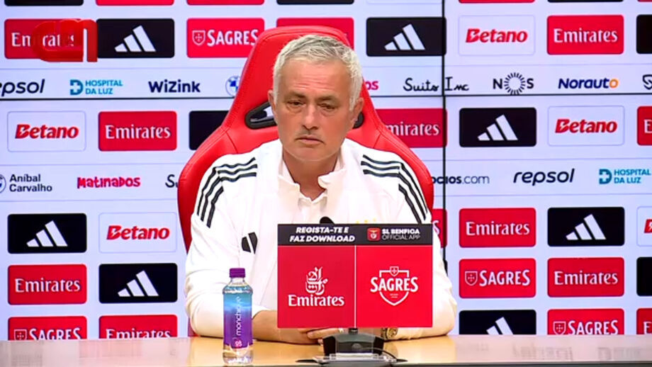 Treinador do Benfica sublinha que "os jogadores que precisam de ser acordados para a realidade de jogar contra o Vitória são os que chegaram esta época"