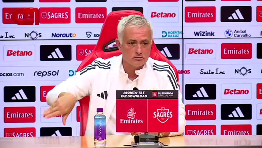 Revelação foi feita pelo próprio treinador do Benfica durante a conferência de imprensa