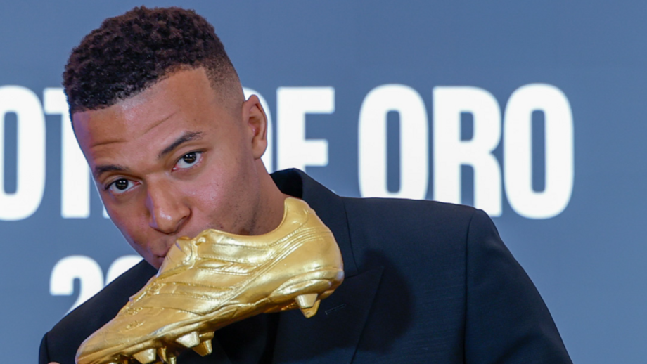 Mbappé recebe Bota de Ouro