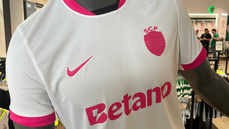 Sporting assinala Outubro Rosa com esta camisola